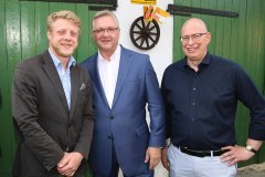 9G5A4459-866-x-1200-Px