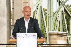 CT5B9800-866x1200-Px